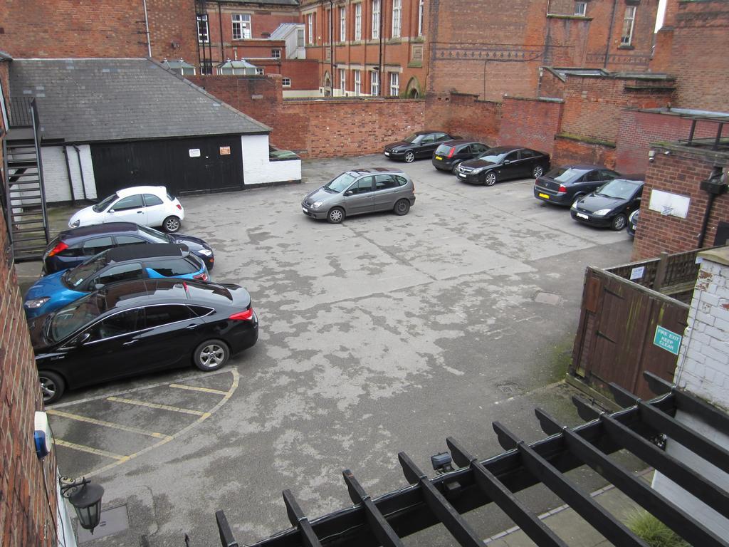 The Grail Court Hotel Burton-upon-Trent Ngoại thất bức ảnh